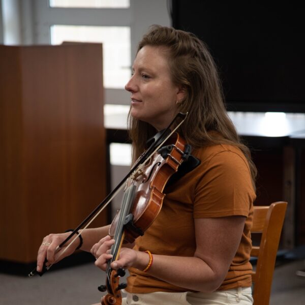 Beginning Fiddle with Amelia Biere