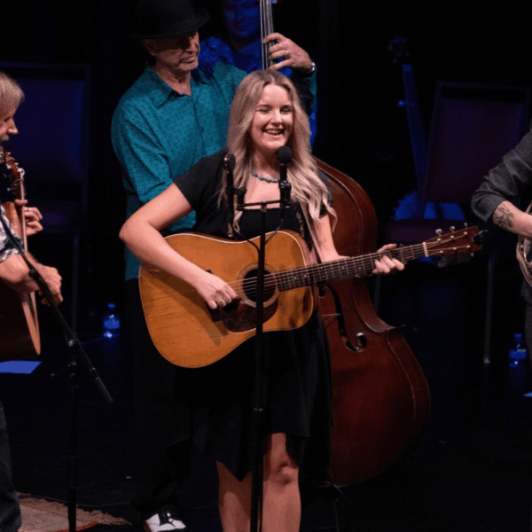 Repertoire and Influence from Bluegrass Guitar Greats with Joy Louise